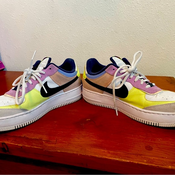 NIKE Air Force 1 Low Shadow Photon Dust Crimson Tint - Picture 3 of 6